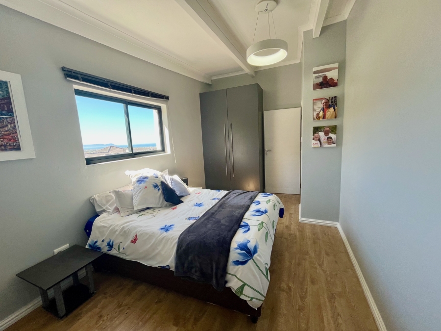 5 Bedroom Property for Sale in Onrus Western Cape